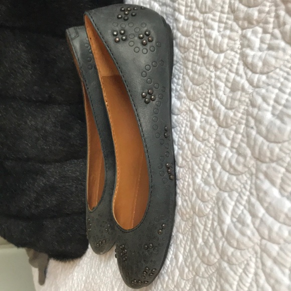 Flats - Picture 2 of 3